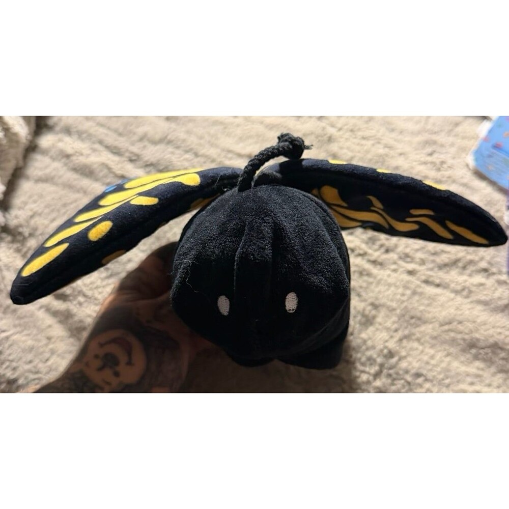 KiwiCo Metamorphosing Transforming Caterpillar/Monarch Butterfly reversible plus